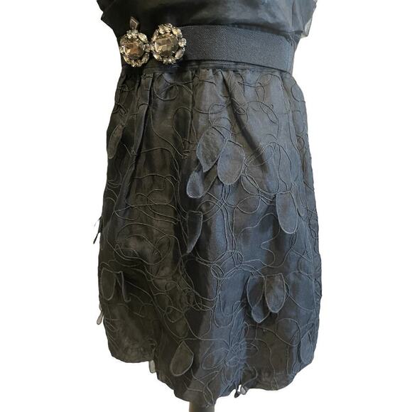 BCBGMaxazria Black Strapless, floral embroidery, Lined, Elastic Belt Size 0(#24) - Picture 4 of 5
